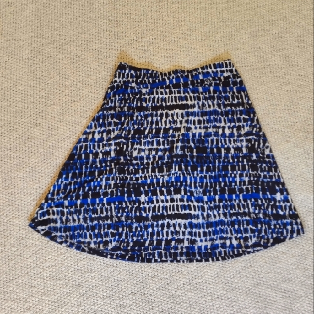 Jones & Co black and white and blue skirt